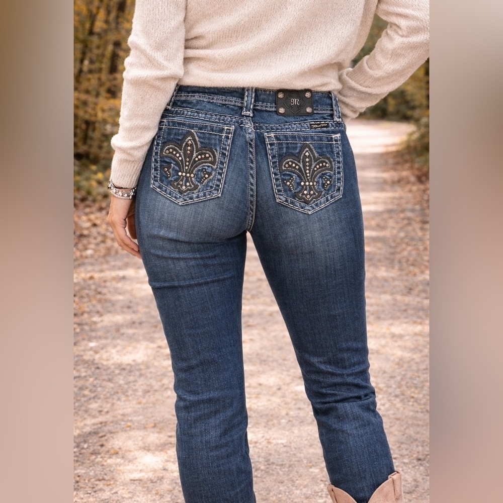 Miss Me Women's Blue Jeans -Size 27